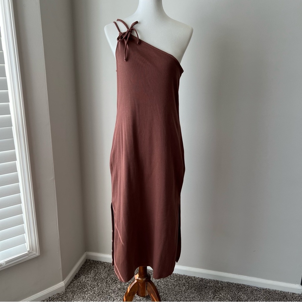 Old Navy Brown Fitted One-Shoulder Double-Strap Rib-Knit Midi Dress